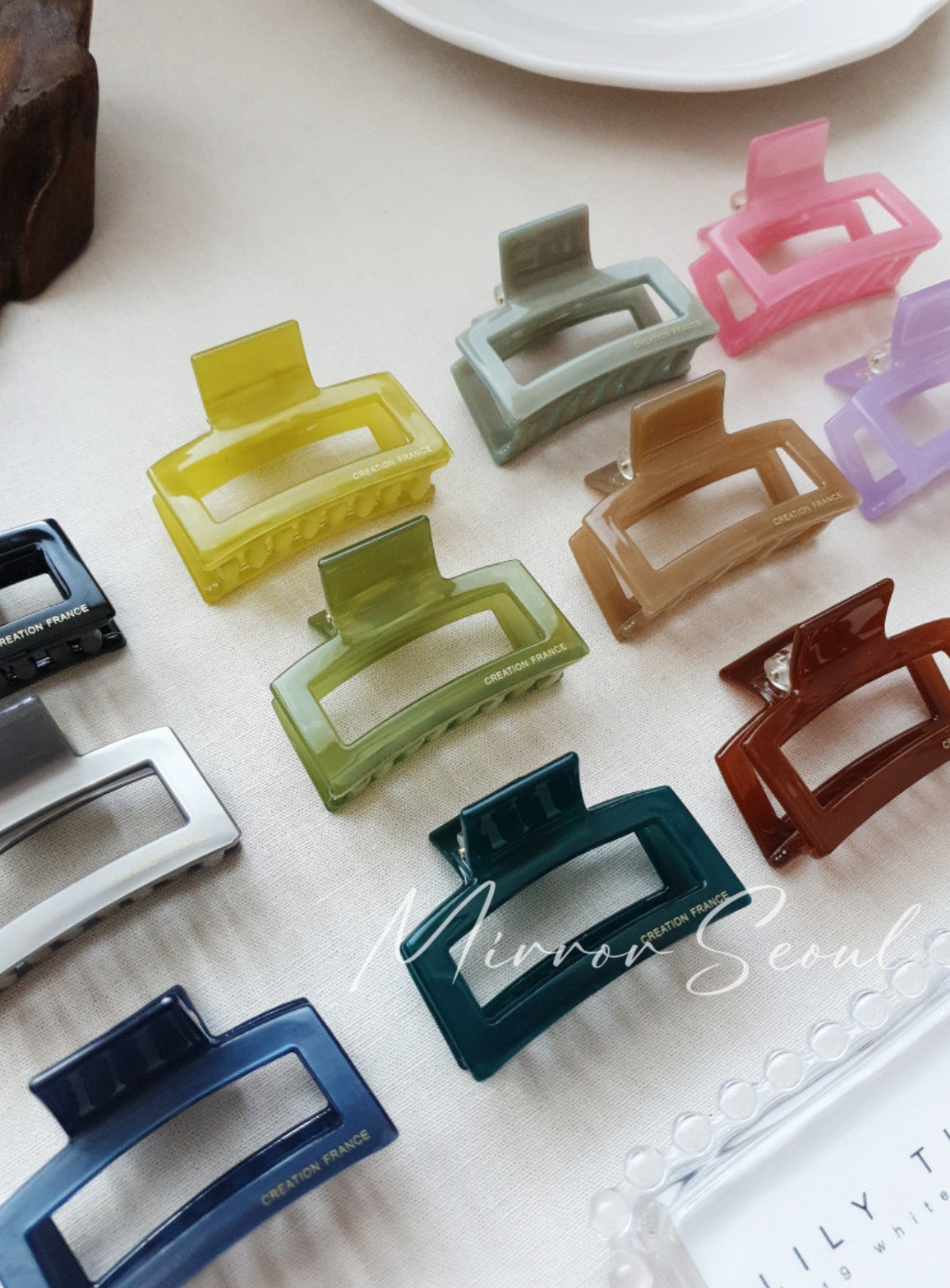 Mirror Acetate Simple Rectangle Hairclaw