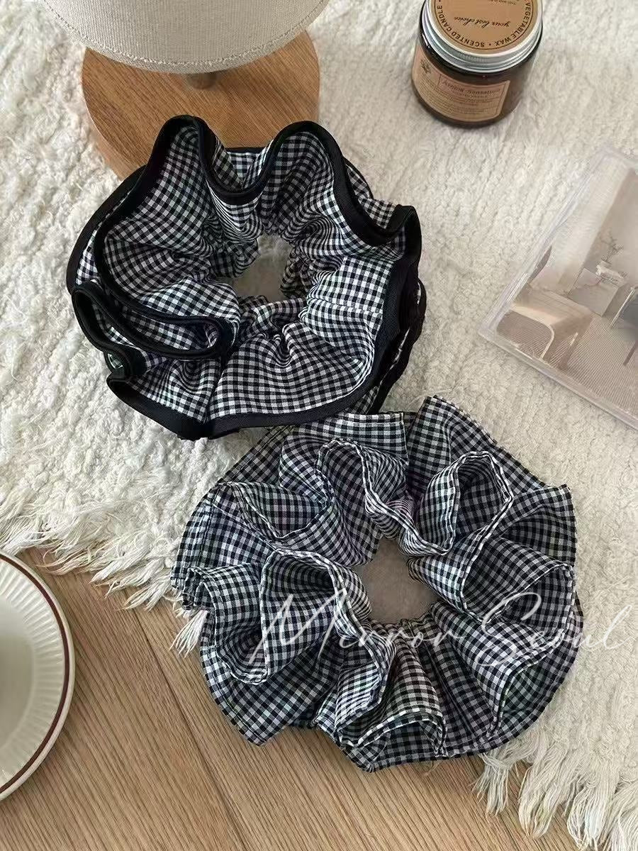 Mirror Classic Check Ruffle Scrunchies