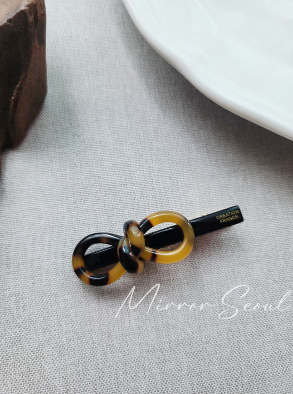 Mirror Acetate Loop Knot Hairpin